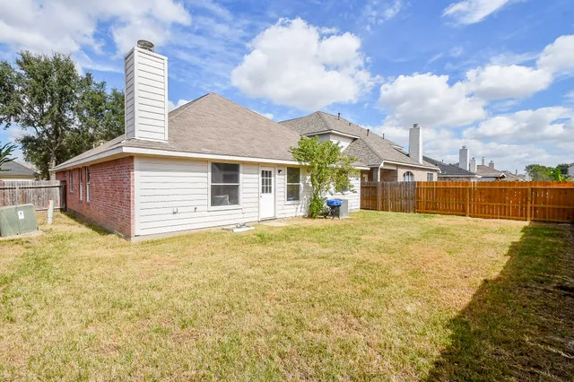 $2,300 | 18835 Appletree Ridge Road, Houston, TX 77084