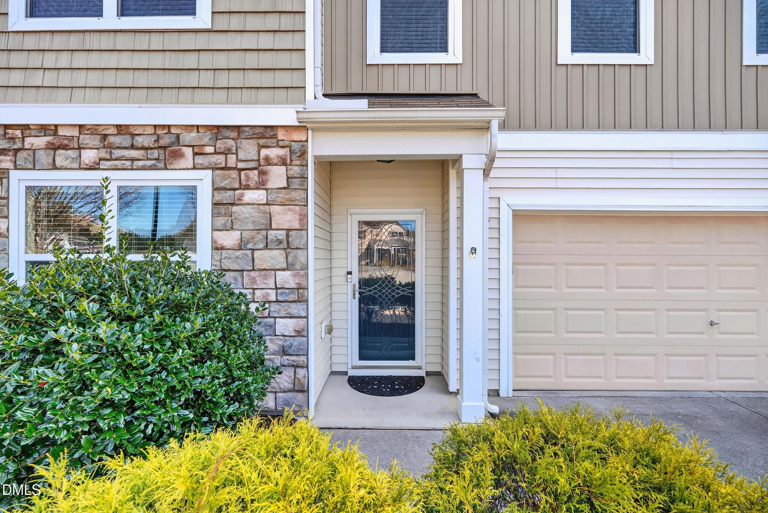 8144 Hovingham Way Raleigh, NC 27616 - Photo 2 of 36 12_dsc05697