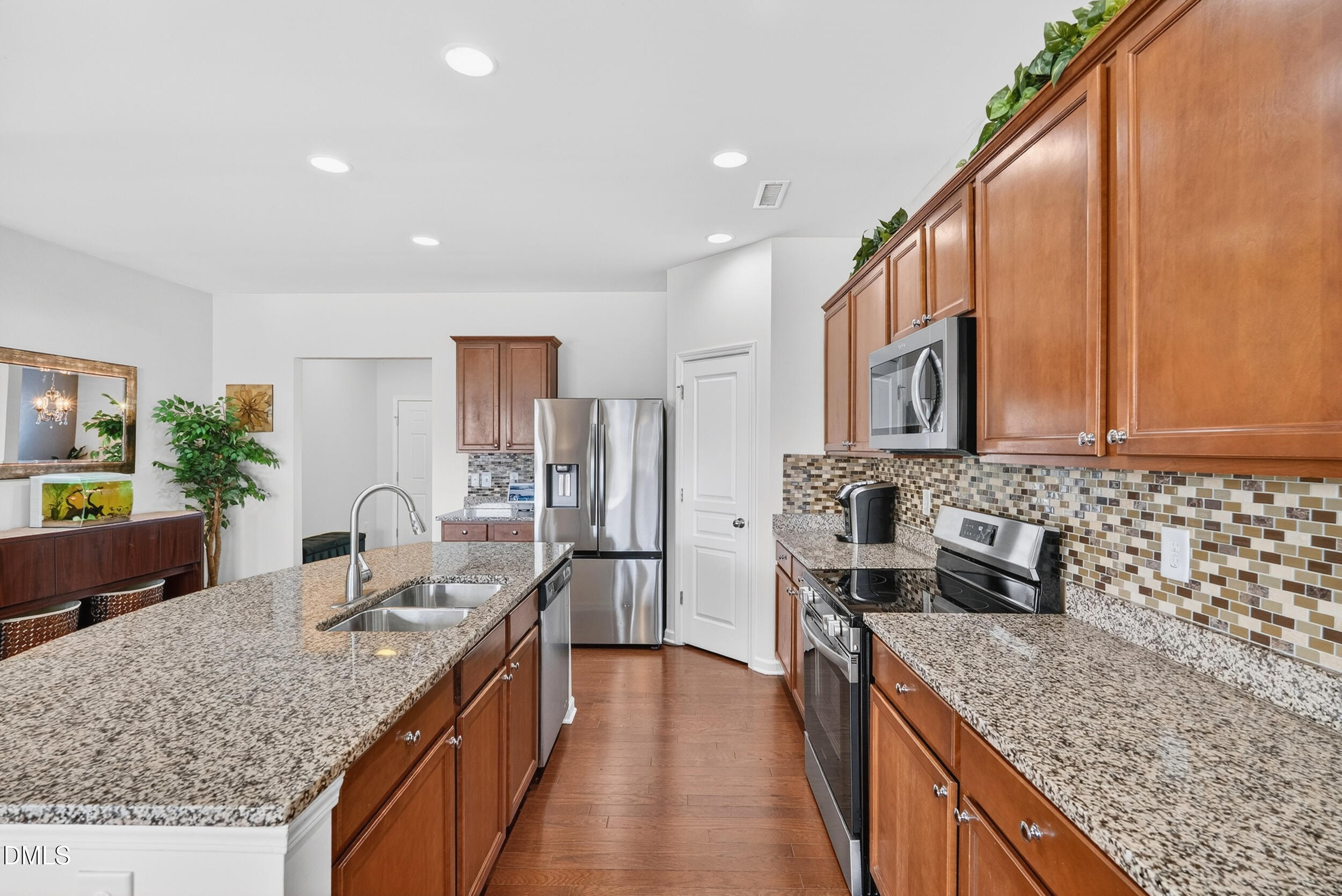 8144 Hovingham Way Raleigh, NC 27616 - Photo 7 of 36 17_dsc05415