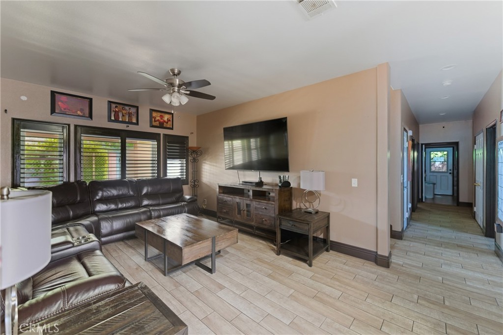 11970 Walnut Street Bloomington, CA 92316 - Photo 3 of 26 Level 1