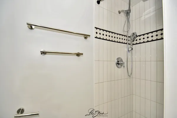 $3,850 | 635 East Prairie Avenue, Lombard, IL 60148