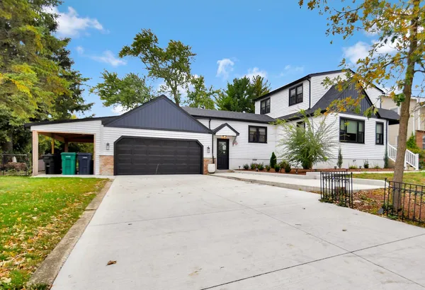 $3,850 | 635 East Prairie Avenue, Lombard, IL 60148