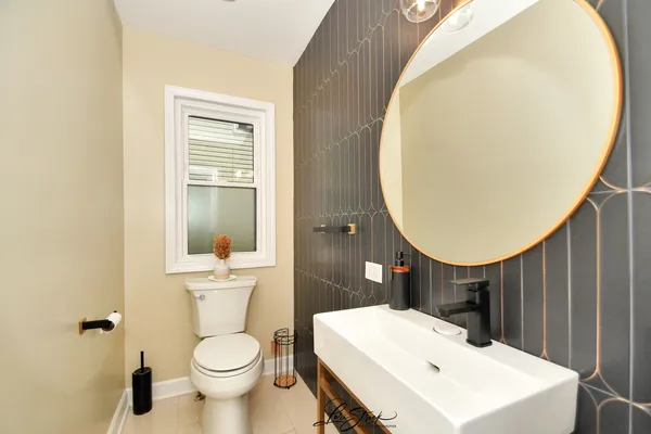 $3,850 | 635 East Prairie Avenue, Lombard, IL 60148