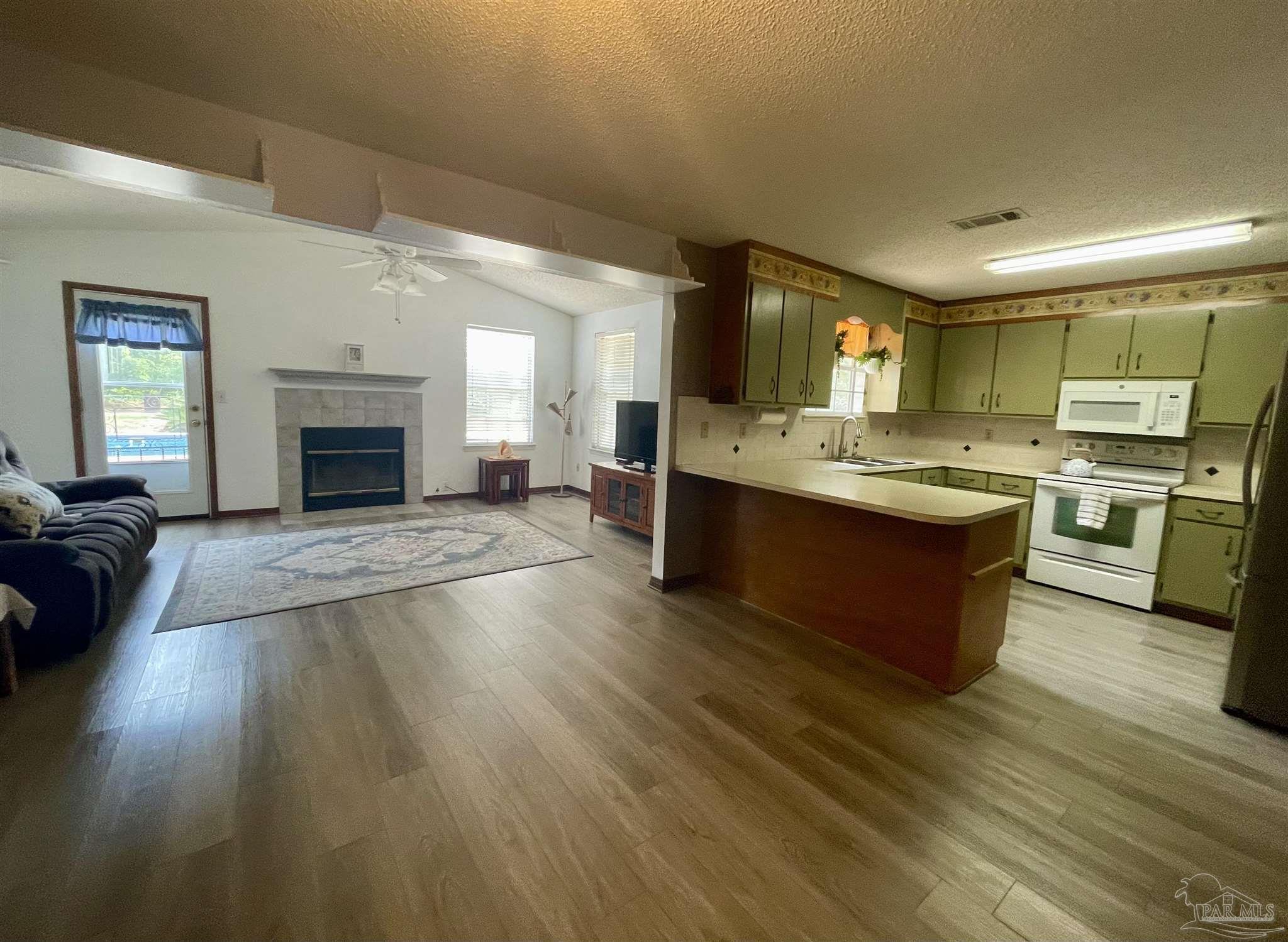5500 Cox Road Milton, FL 32583 - Photo 6 of 21 Gallery Image 6