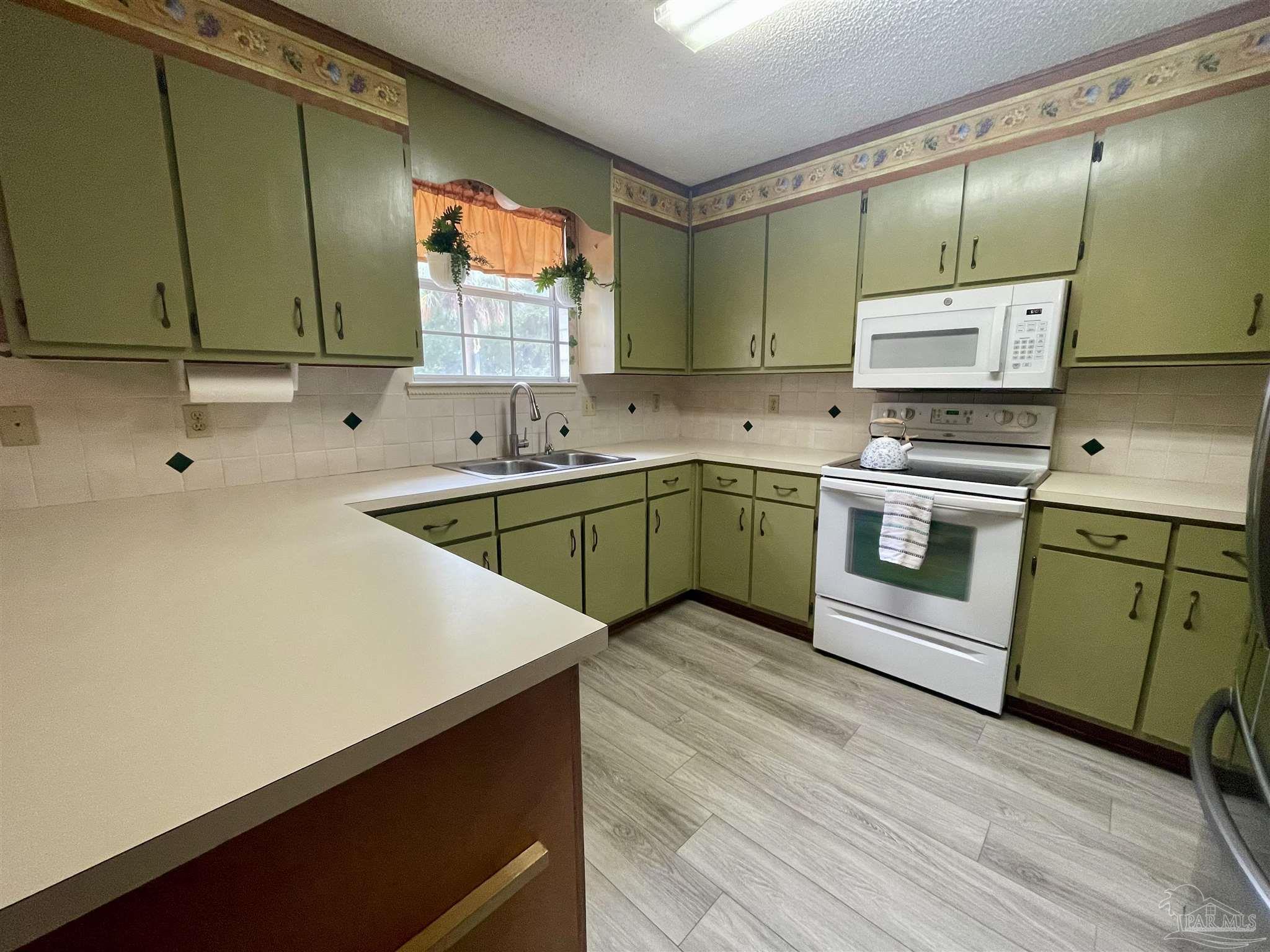 5500 Cox Road Milton, FL 32583 - Photo 7 of 21 Gallery Image 7