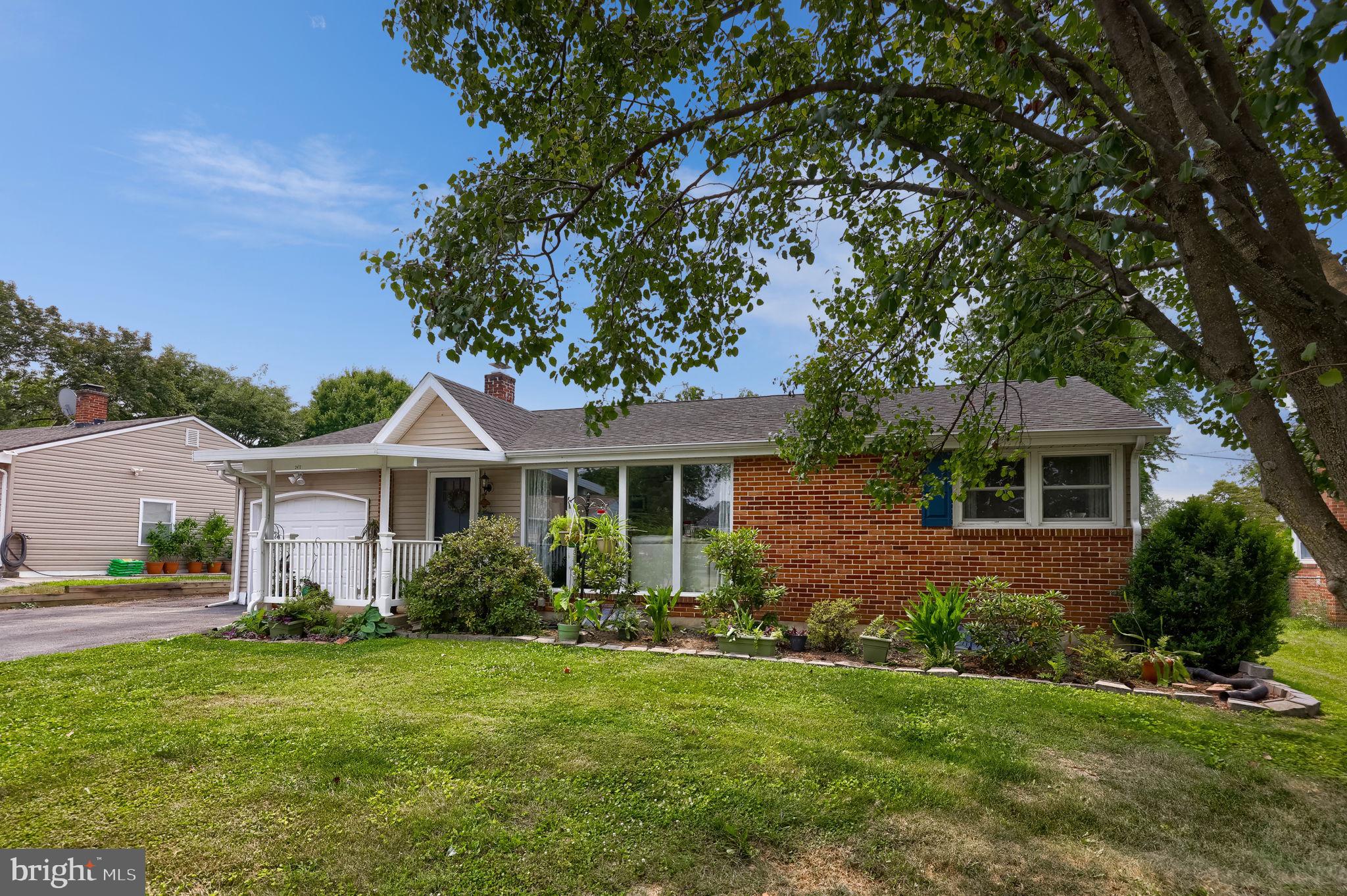 2472 Cambridge Road York, PA 17402 - Photo 3 of 41 Gallery Image 3
