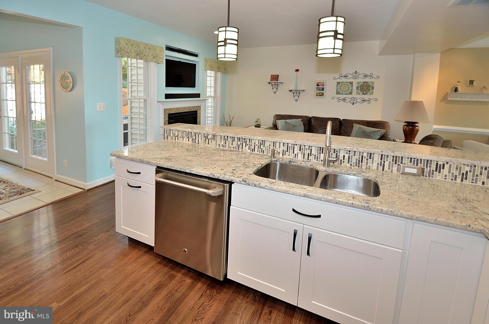 386 Myrtle Place Occoquan, VA 22125 - Photo 6 of 30 Stainless Appliances!