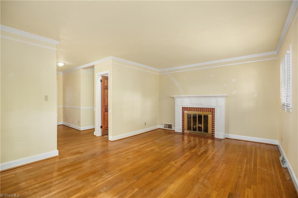 1716 Sandersted Road Southwest Winston-Salem, NC 27103 - Photo 6 of 39 Living Room