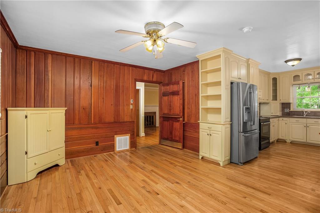 1716 Sandersted Road Southwest Winston-Salem, NC 27103 - Photo 8 of 39 Dining Area