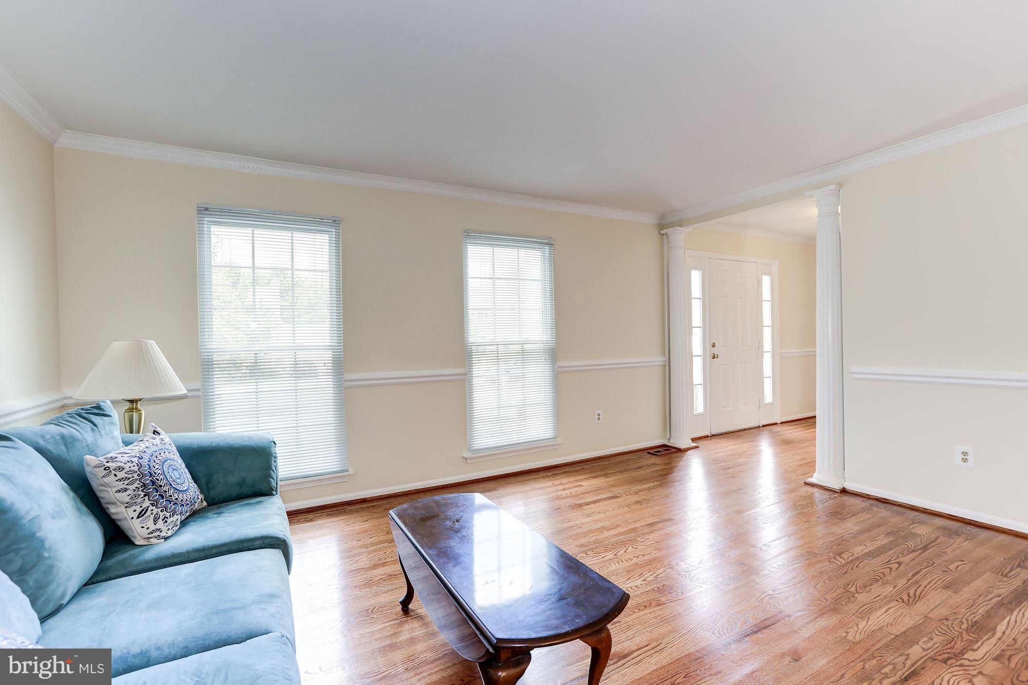 920 Pointer Ridge Drive Gaithersburg, MD 20878 - Photo 8 of 30 Living Room