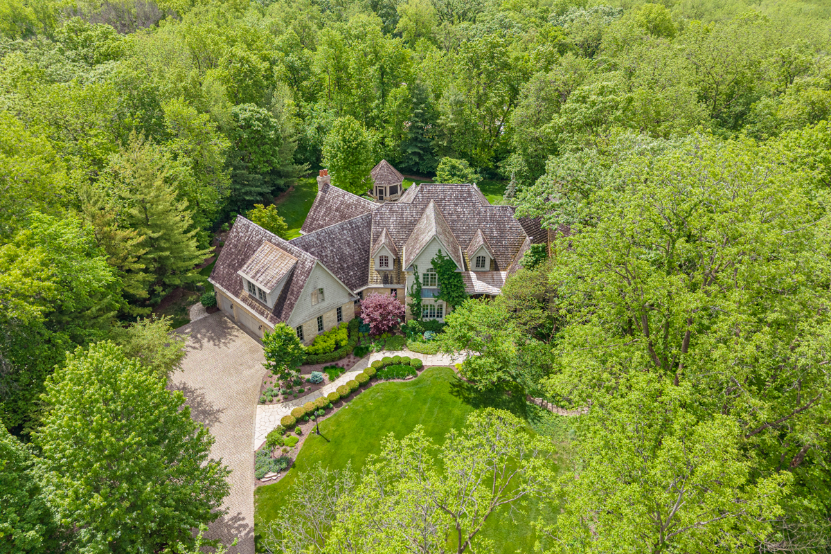 33W551 Hub Road Wayne, IL 60184 - Photo 3 of 59 an aerial view of a house with garden space and street view