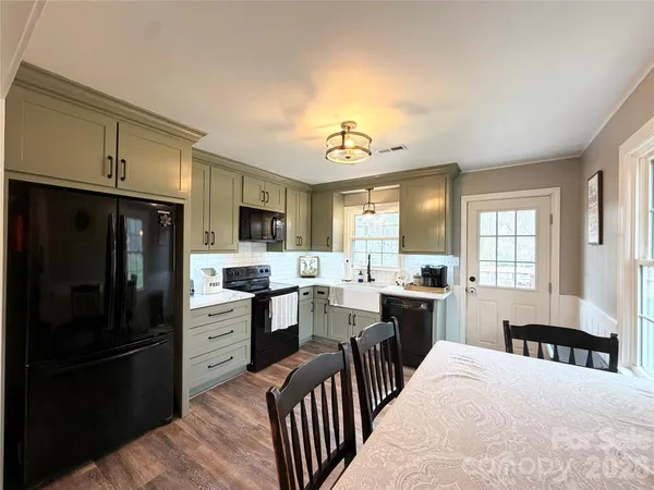 $284,900 | 2825 Wendell Street, Lenoir, NC 28645