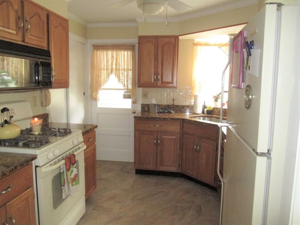 54 Blue Bell Road Worcester, MA 01606 - Photo 4 of 26 Gallery Image 4