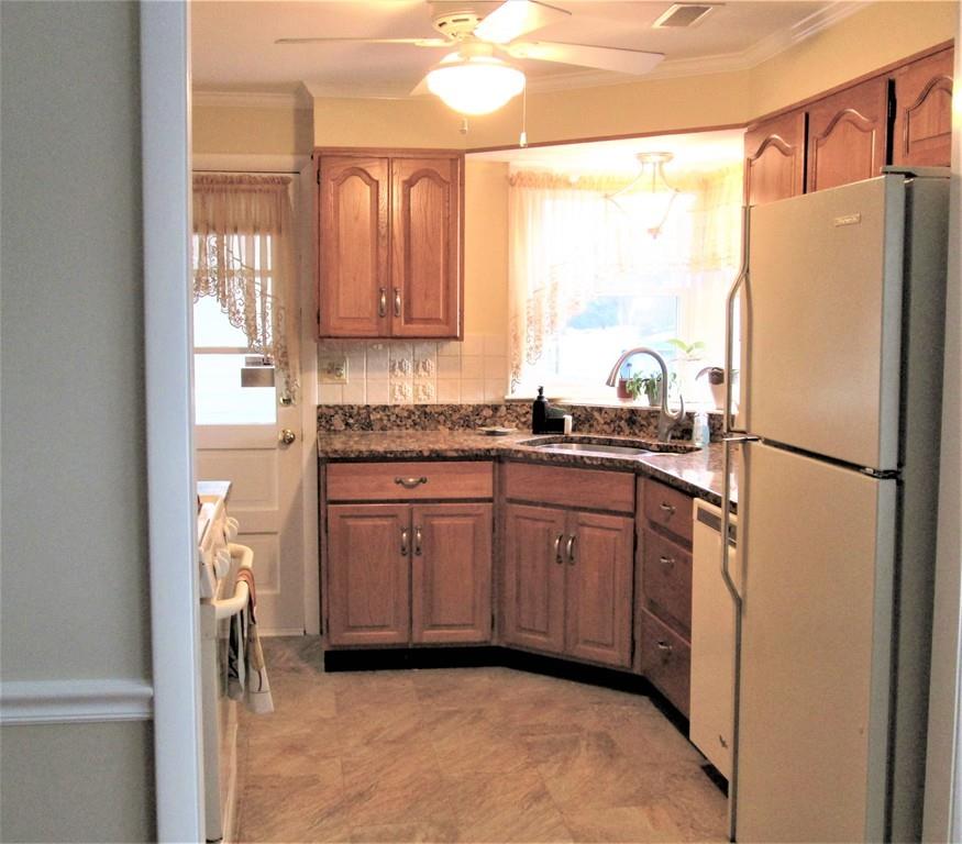 54 Blue Bell Road Worcester, MA 01606 - Photo 5 of 26 Gallery Image 5