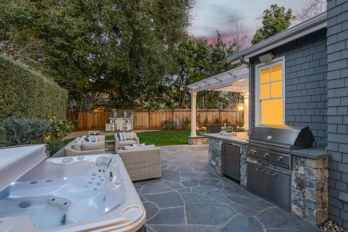 2 Brady Place Menlo Park, CA 94025 - Photo 35 of 39 a view of a backyard with sitting area