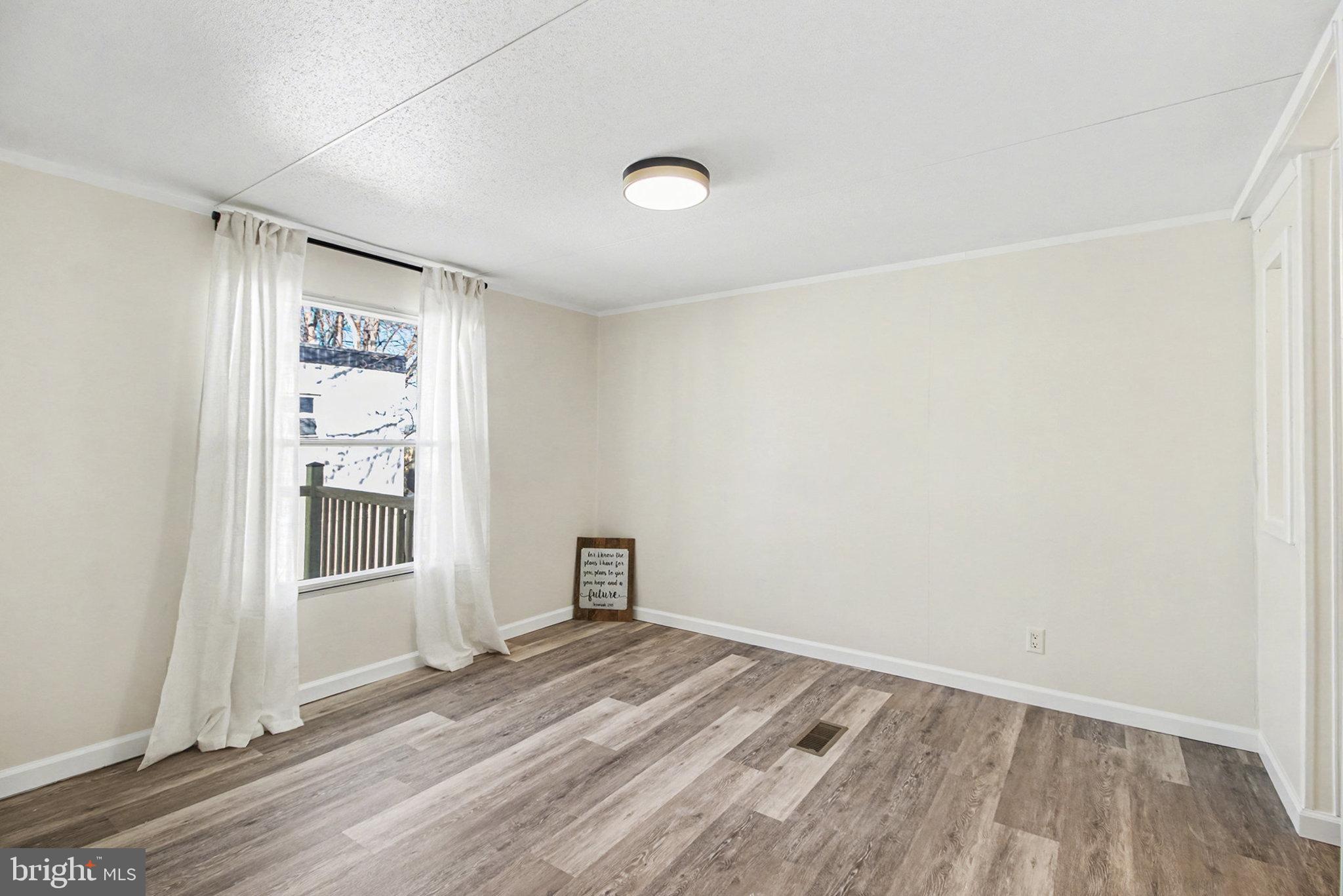 5169 East Trindle Road Mechanicsburg, PA 17050 - Photo 11 of 27