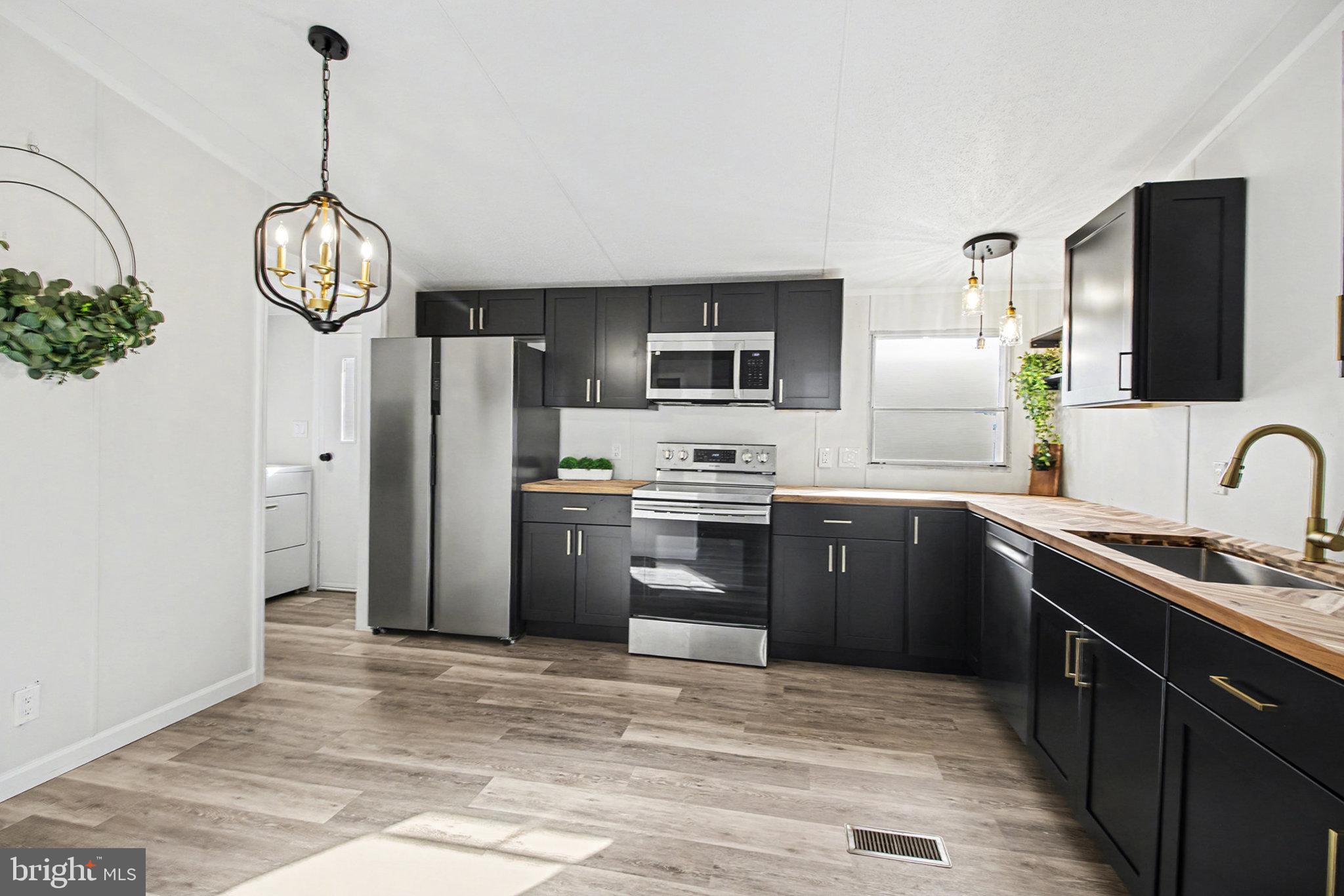 5169 East Trindle Road Mechanicsburg, PA 17050 - Photo 7 of 27