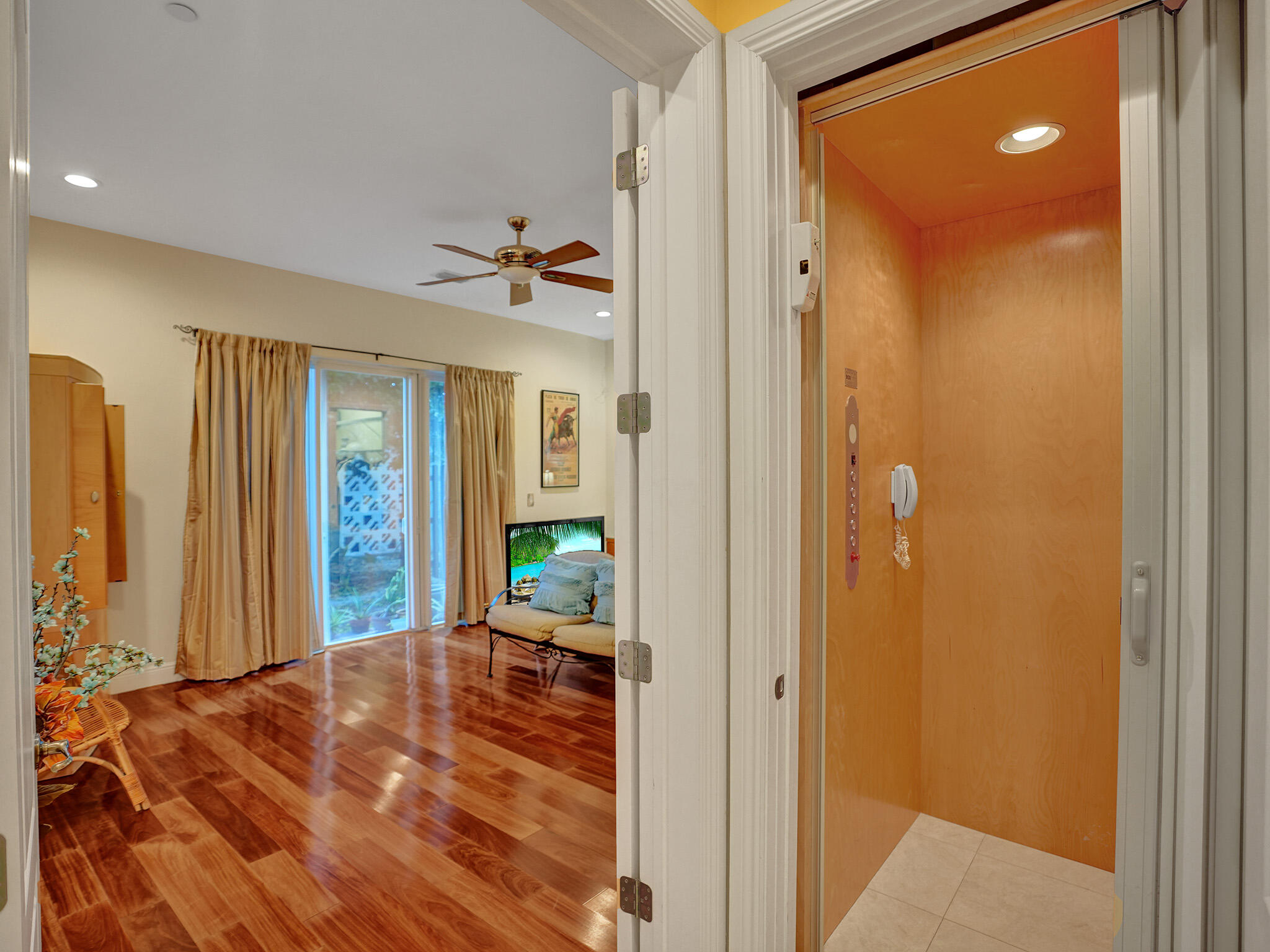 422 Sunset Drive Pompano Beach, FL 33062 - Photo 4 of 57 4