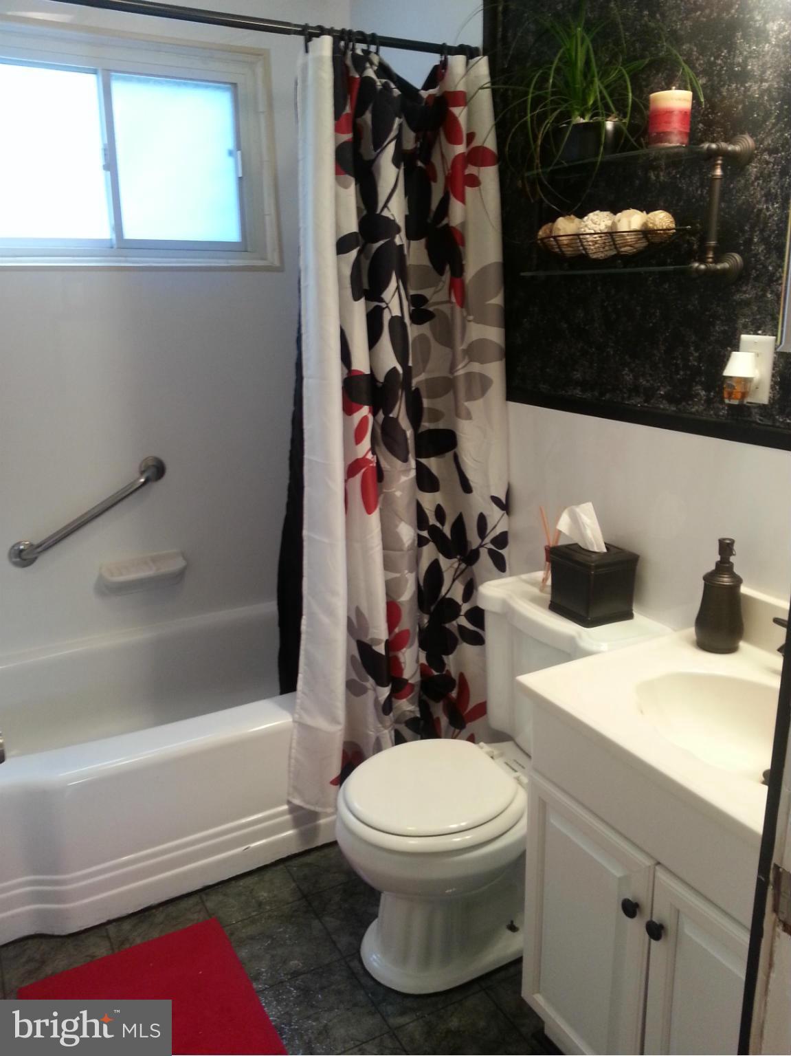 2009 Bay Ridge Avenue Annapolis, MD 21403 - Photo 12 of 24 Full Bath with upgrades!