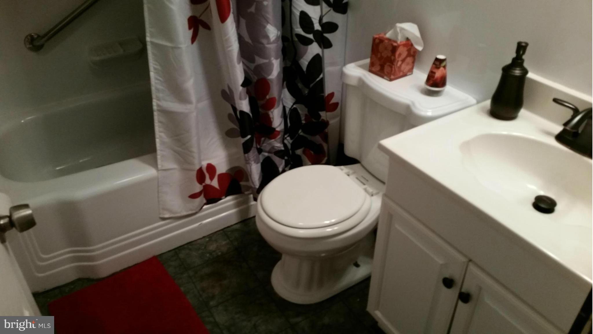 2009 Bay Ridge Avenue Annapolis, MD 21403 - Photo 13 of 24 Full Bath with different angle