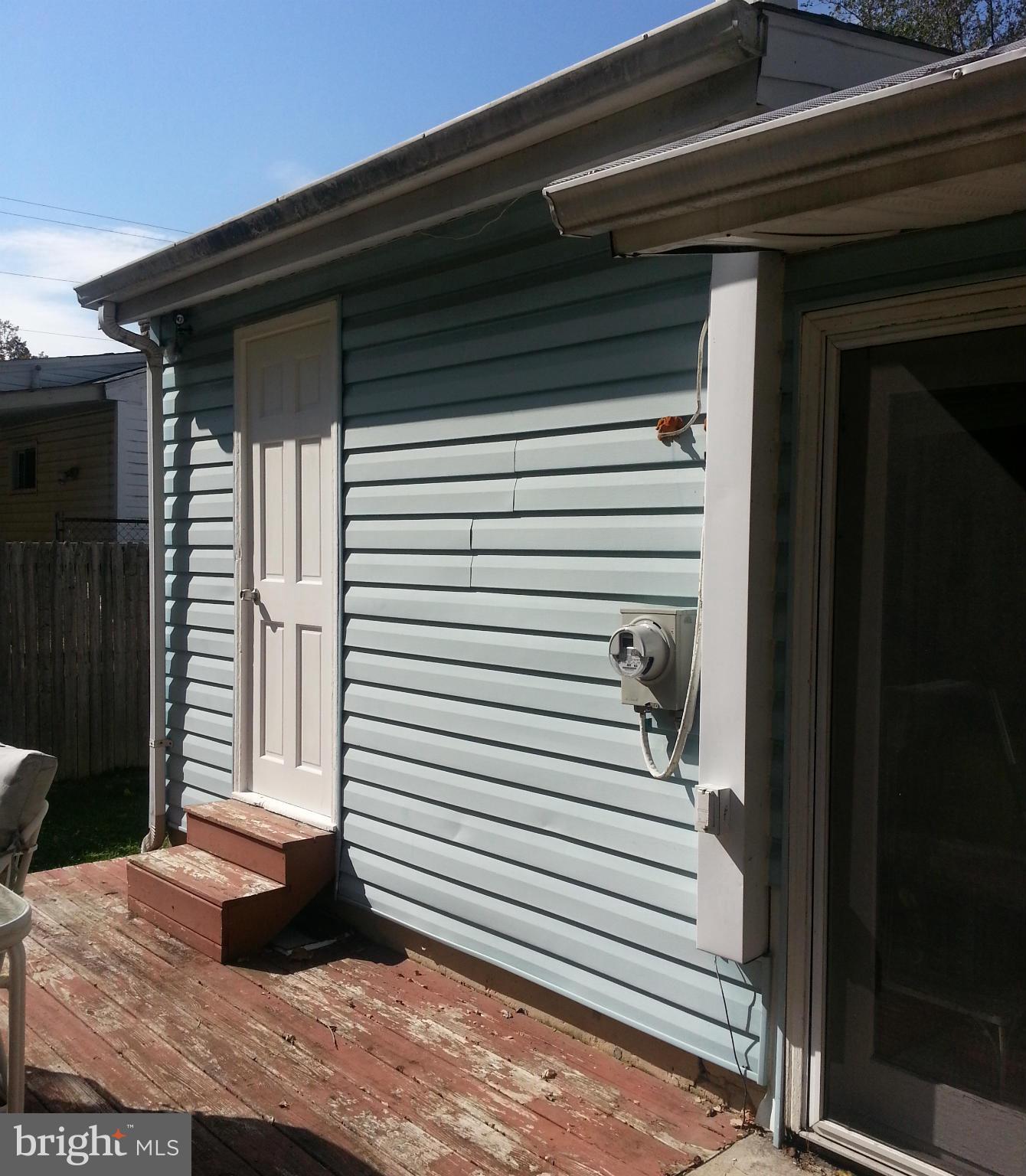 2009 Bay Ridge Avenue Annapolis, MD 21403 - Photo 10 of 24 Exterior built in storage!
