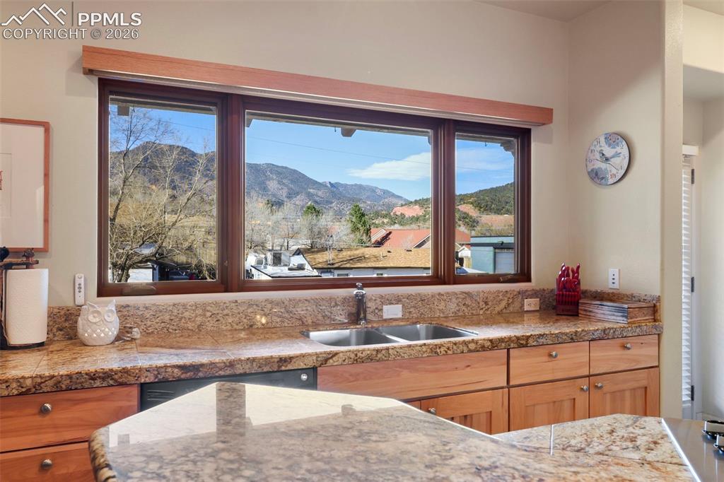 21 Crystal Park Road Manitou Springs, CO 80829 - Photo 4 of 27