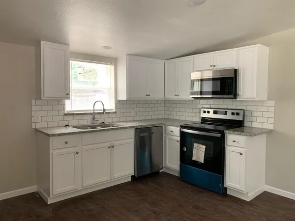 $1,300 | 1012 Faye Street, Gainesville, TX 76240