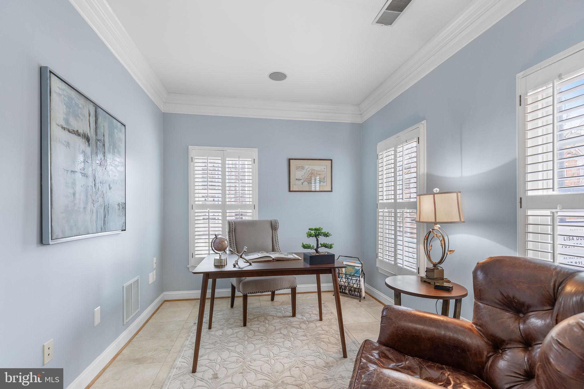 501 Pendleton Street Alexandria, VA 22314 - Photo 11 of 39 Entry level den/office!