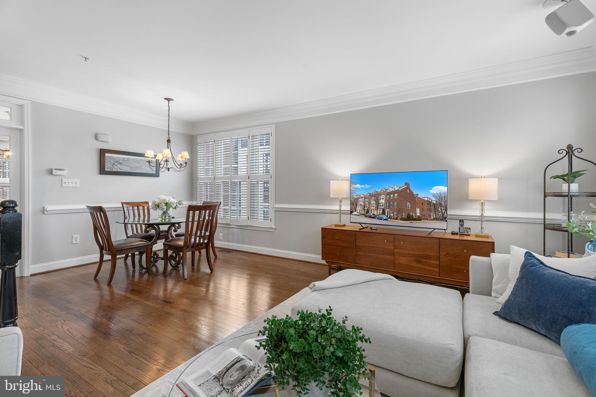501 Pendleton Street Alexandria, VA 22314 - Photo 18 of 39 Light-filled dining area with hardwoods