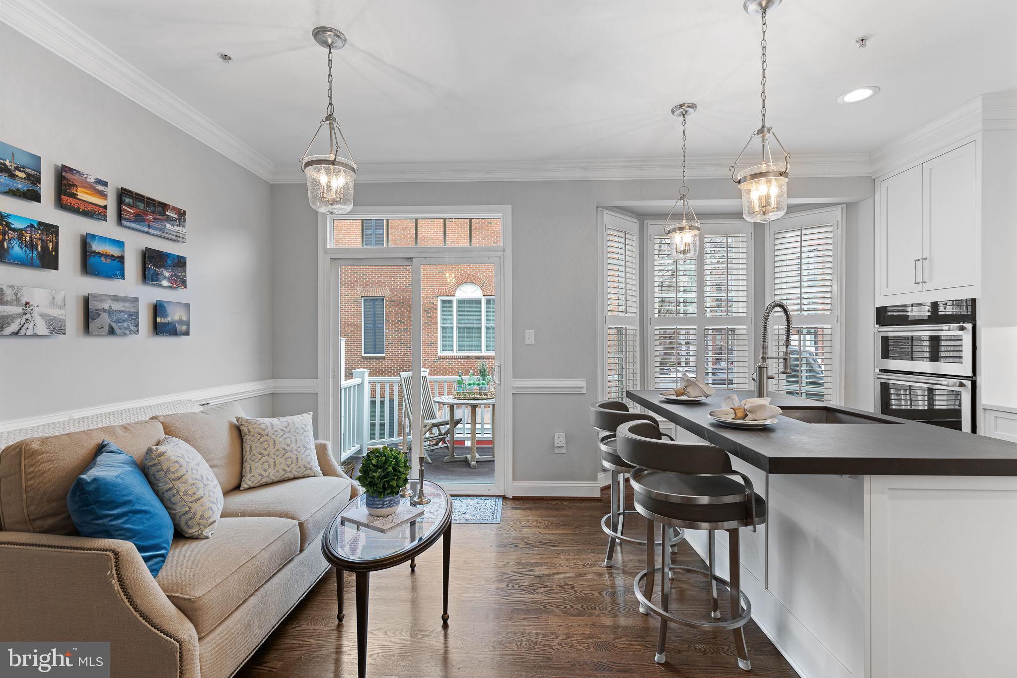 501 Pendleton Street Alexandria, VA 22314 - Photo 19 of 39 Gourmet kitchen w island/brkfst bar, doors to deck