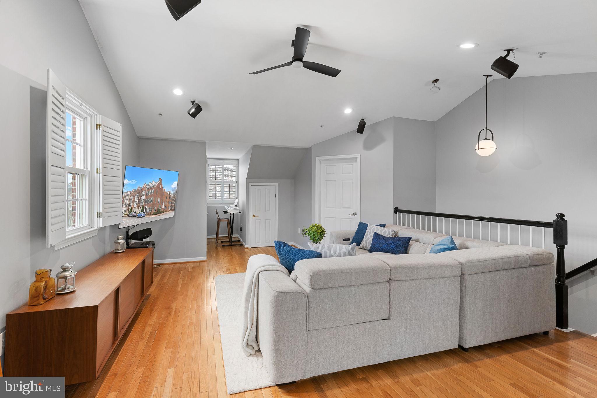 501 Pendleton Street Alexandria, VA 22314 - Photo 31 of 39 Top floor family room or ensuite 3rd bedroom