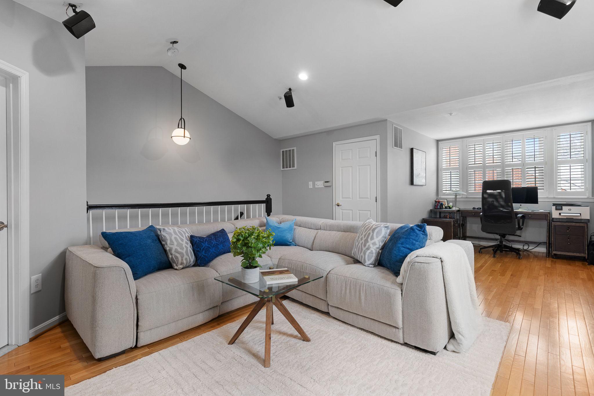 501 Pendleton Street Alexandria, VA 22314 - Photo 32 of 39 Top floor family room or ensuite 3rd bedroom