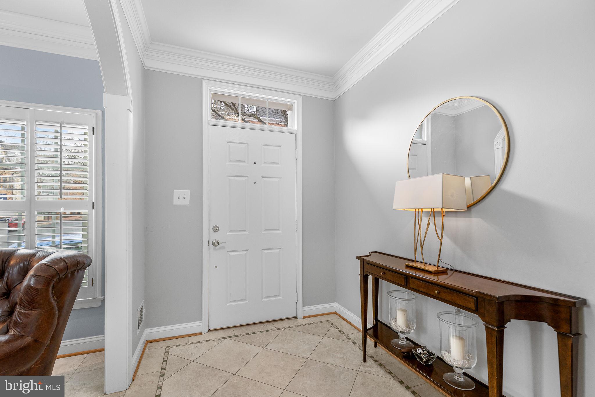 501 Pendleton Street Alexandria, VA 22314 - Photo 10 of 39 Entry level offers garage access and den/office!