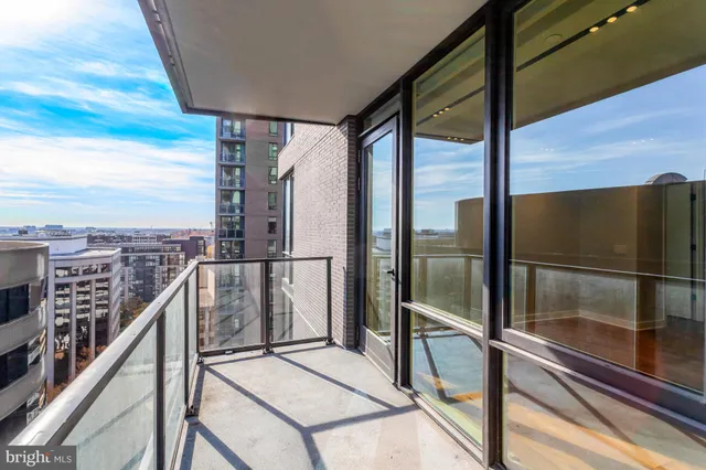 $1,299,000 | 1781 North Pierce Street, Unit 1404, Arlington, VA 22209