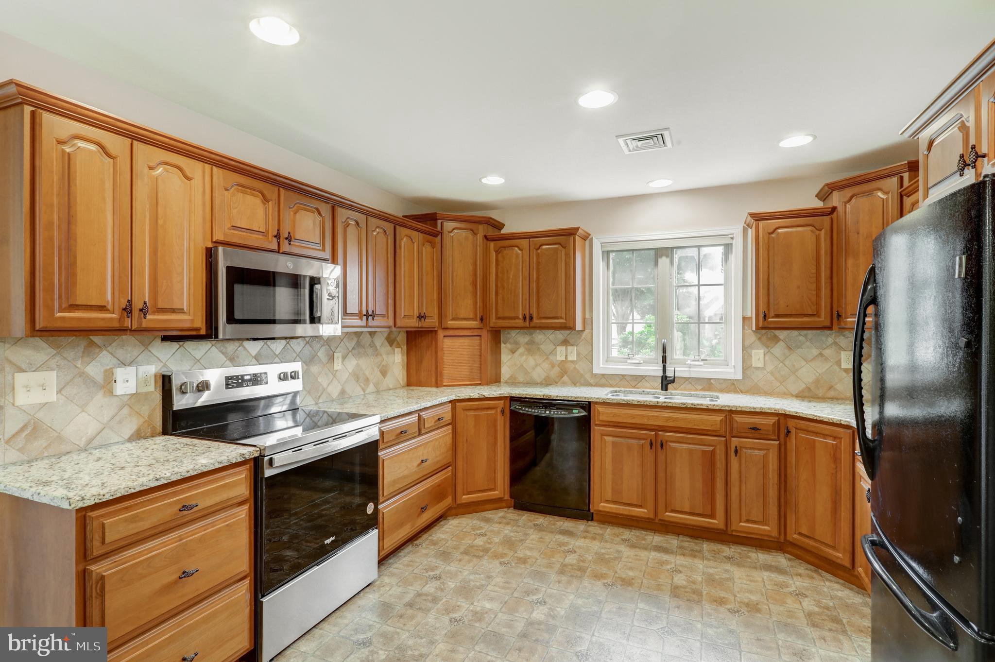 749 Heather Ridge Manheim, PA 17545 - Photo 10 of 57 Kitchen