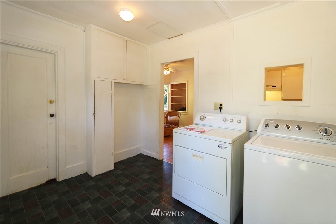 10112 Southwest Cove Road Vashon, WA 98070 - Photo 14 of 25