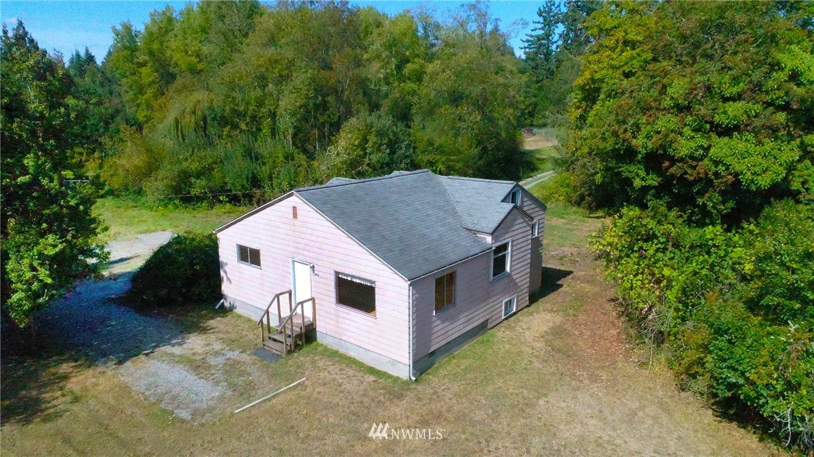 10112 Southwest Cove Road Vashon, WA 98070 - Photo 3 of 25