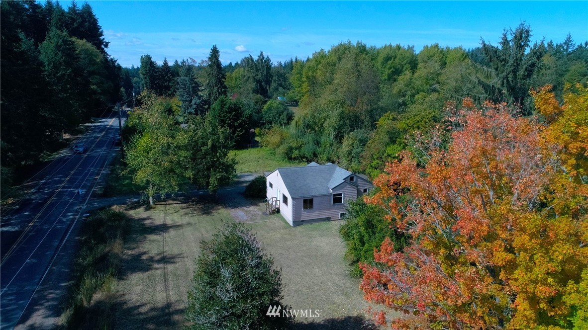 10112 Southwest Cove Road Vashon, WA 98070 - Photo 5 of 25