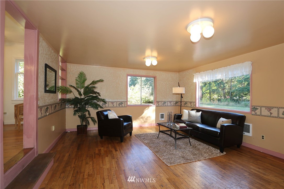 10112 Southwest Cove Road Vashon, WA 98070 - Photo 8 of 25