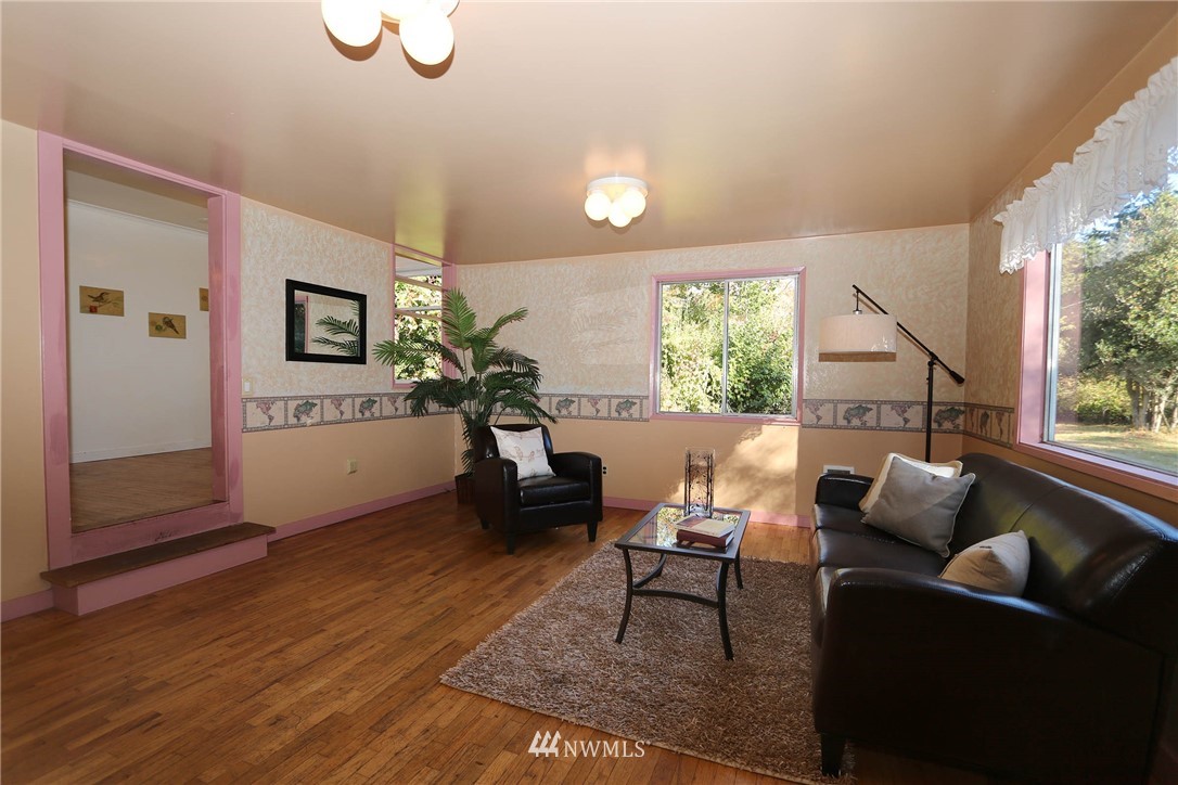10112 Southwest Cove Road Vashon, WA 98070 - Photo 9 of 25