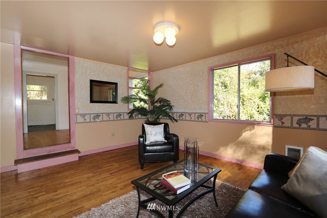 10112 Southwest Cove Road Vashon, WA 98070 - Photo 10 of 25