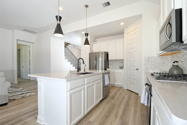 $2,900 | 17703 Rosette Grass Drive, Conroe, TX 77385