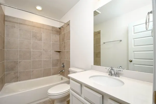 $2,900 | 17703 Rosette Grass Drive, Conroe, TX 77385