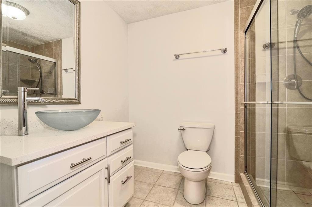 207 Hickory Circle McKees Rocks, PA 15136 - Photo 23 of 25 Gallery Image 23