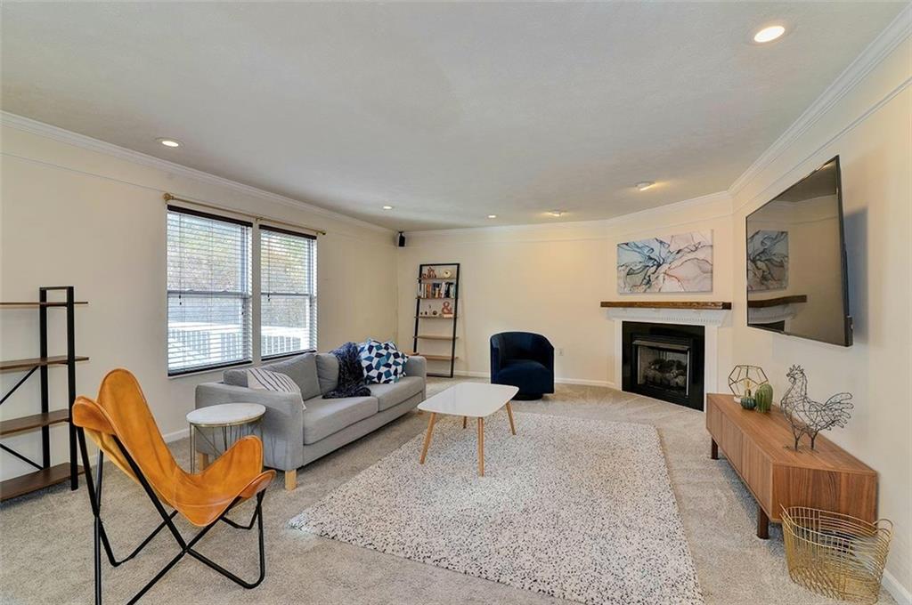 207 Hickory Circle McKees Rocks, PA 15136 - Photo 8 of 25 Gallery Image 8