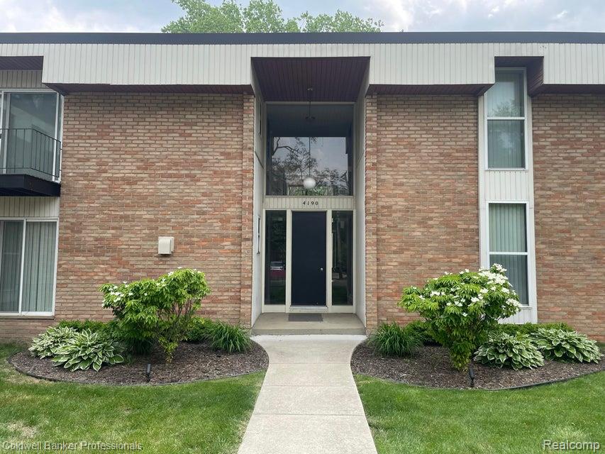 4190 Rochester Road, Unit 112 Royal Oak, MI 48073 - Photo 2 of 15