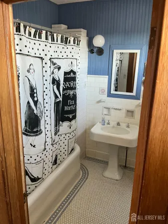 $499,000 | 175 Grenville Street, Woodbridge, NJ 07095