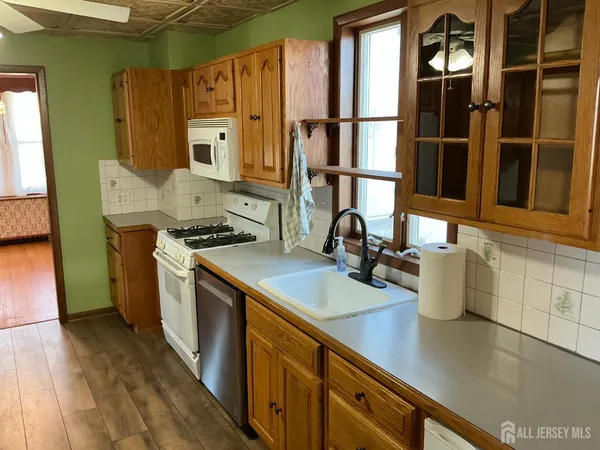 $499,000 | 175 Grenville Street, Woodbridge, NJ 07095