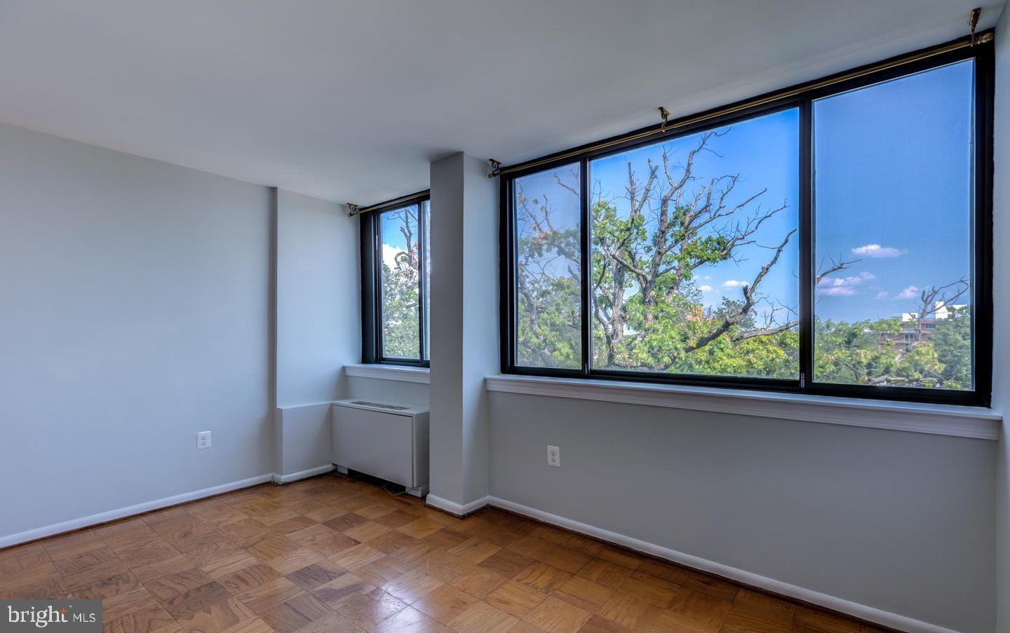 4401 Cherry Hill Road, Unit 66 Arlington, VA 22207 - Photo 20 of 29 an empty room with windows