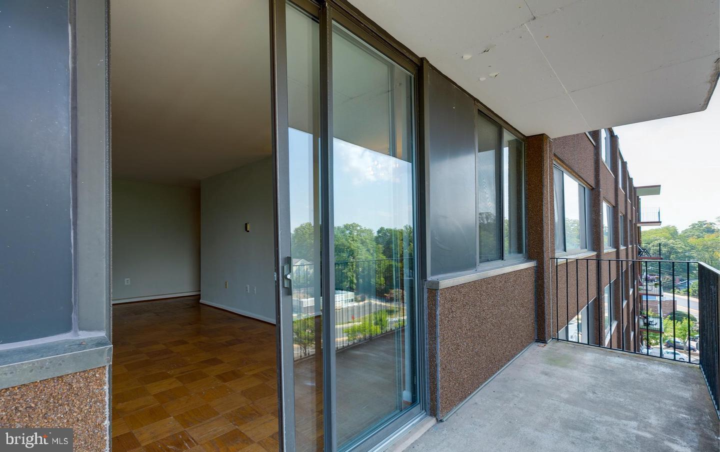 4401 Cherry Hill Road, Unit 66 Arlington, VA 22207 - Photo 23 of 29 a view of balcony
